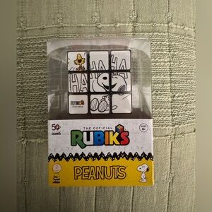 Peanuts Puzzle Cube - Black and White
